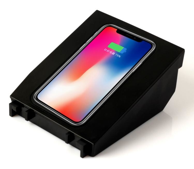 Magnetic Car Wireless Charger with qi For Mercedes Benz C Classs GLC with 3 coins fast chargers 10W in car chargers